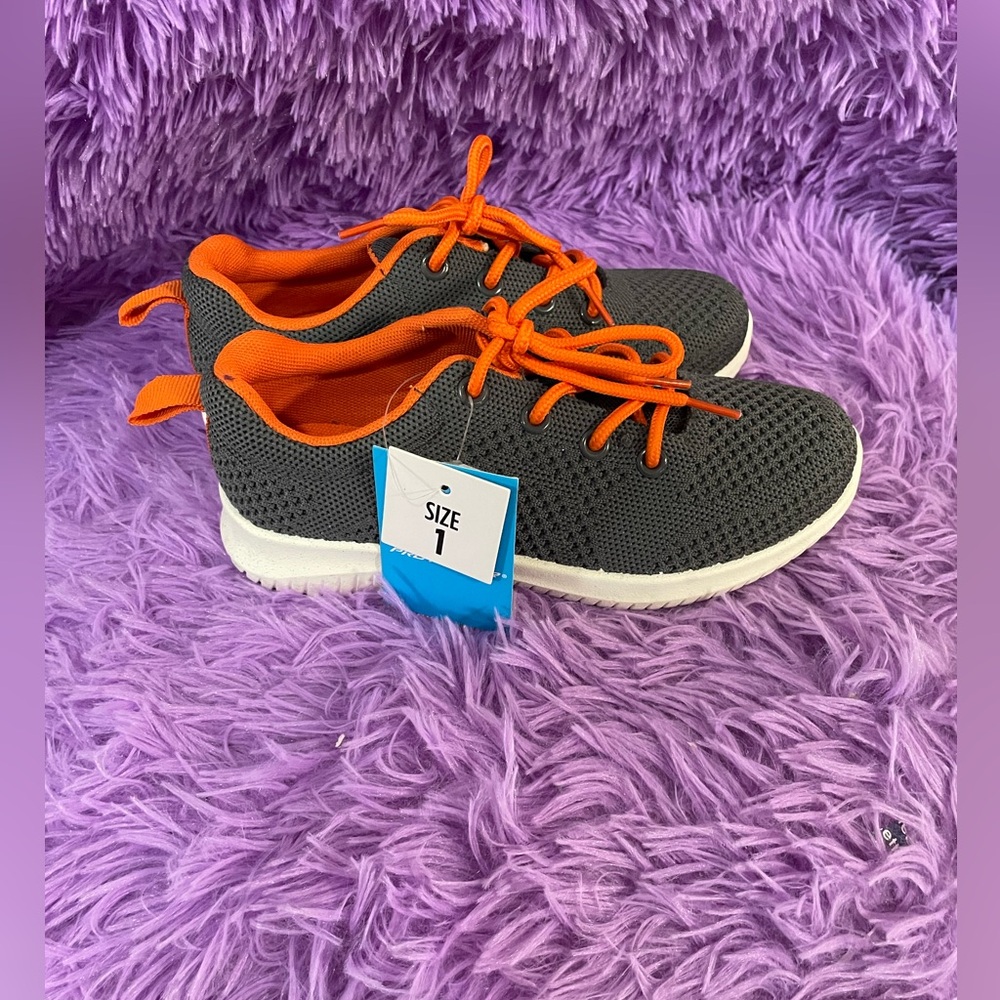 Pro Player Kids Sneakers in Charcoal and Tangerine